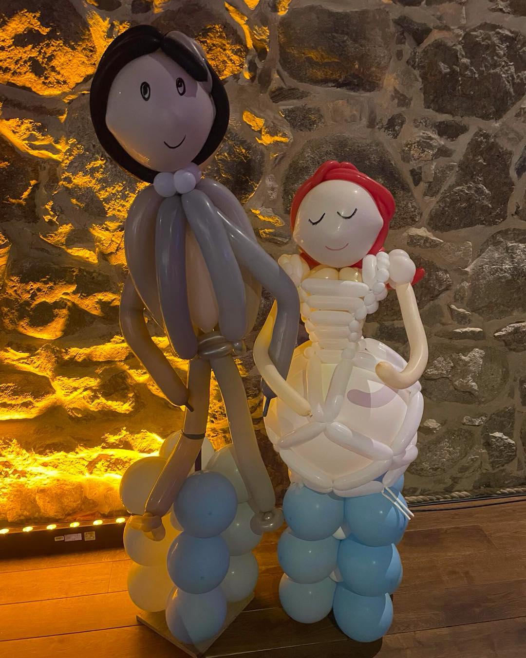 Õhupallidest inimkujud