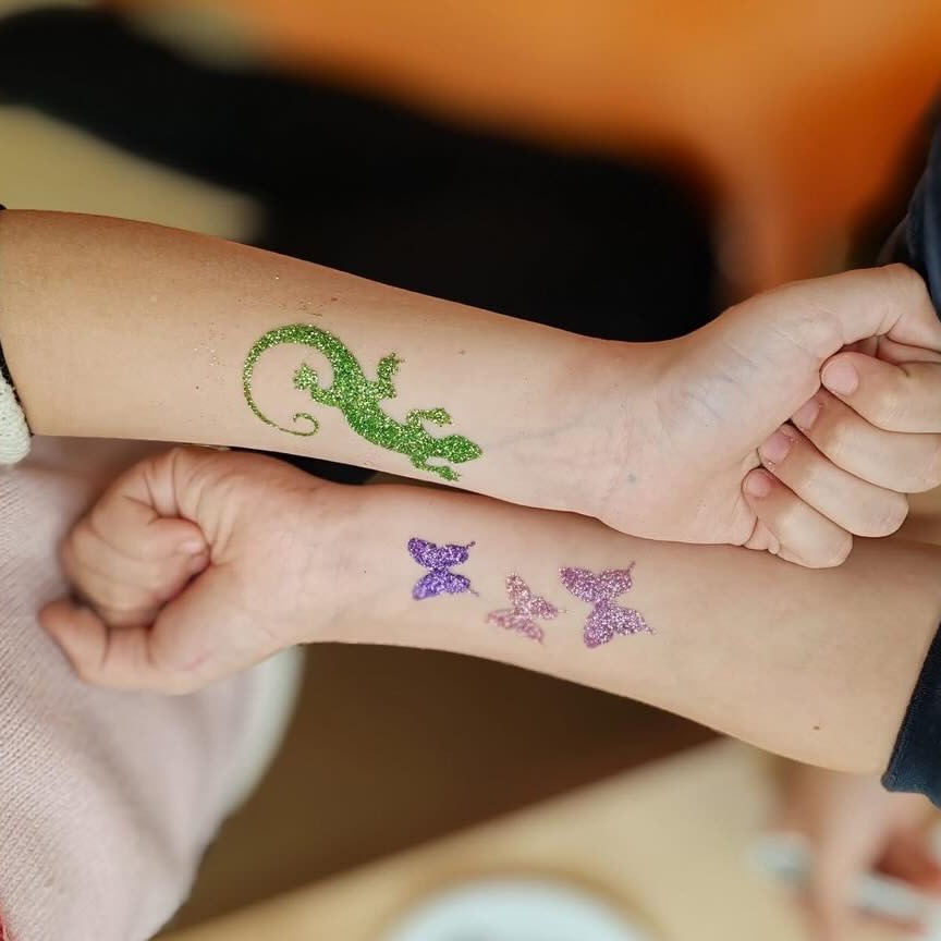 Glitter tätoveeringud